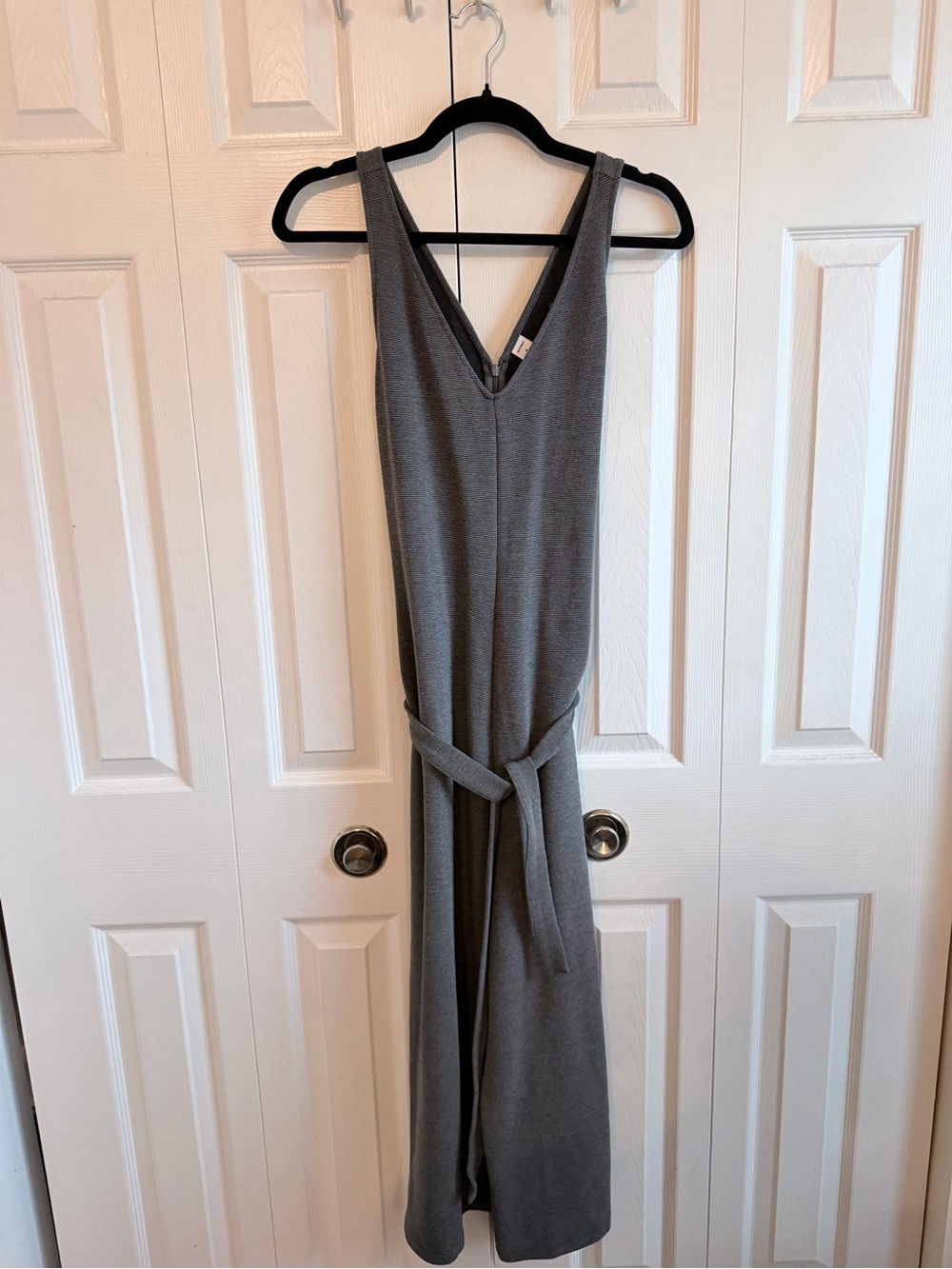 Old Navy Ribbed V-Neck cropped Pants jumpsuit in Gray